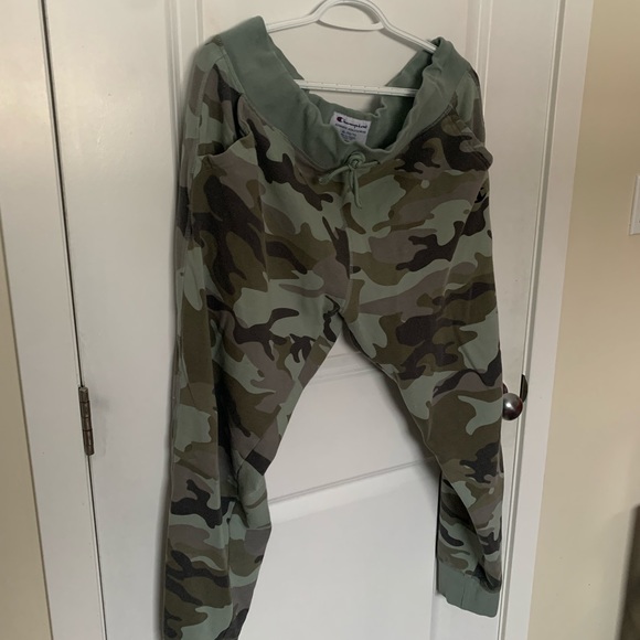 Green Camo Champion Sweatpants - Picture 1 of 2